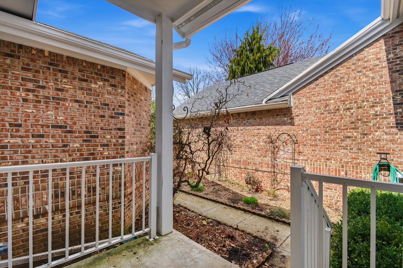 4344 Hillside Drive Property Photo 6