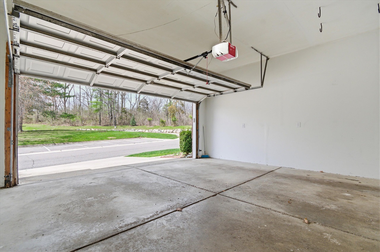 4344 Hillside Drive Property Photo 7
