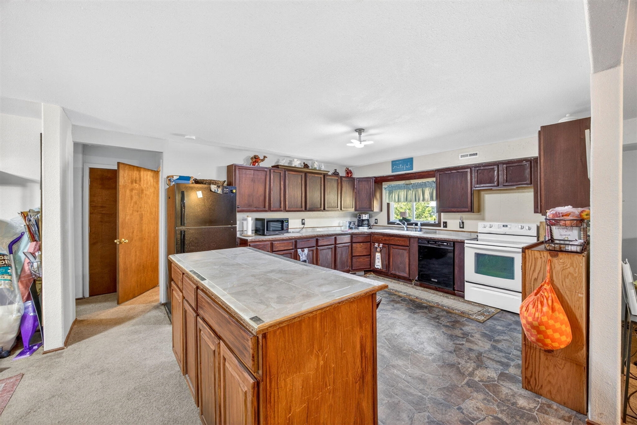 4784 1st Street Property Photo 5