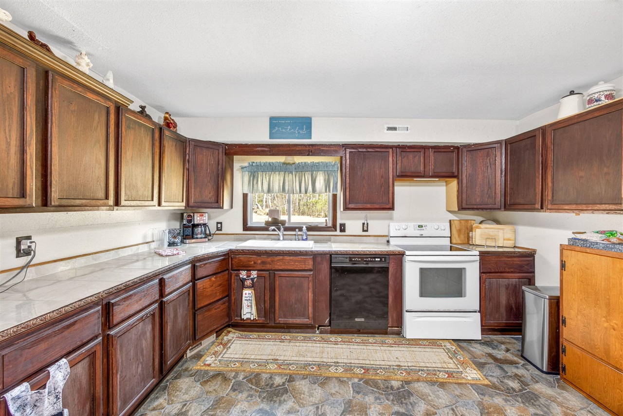 4784 1st Street Property Photo 8