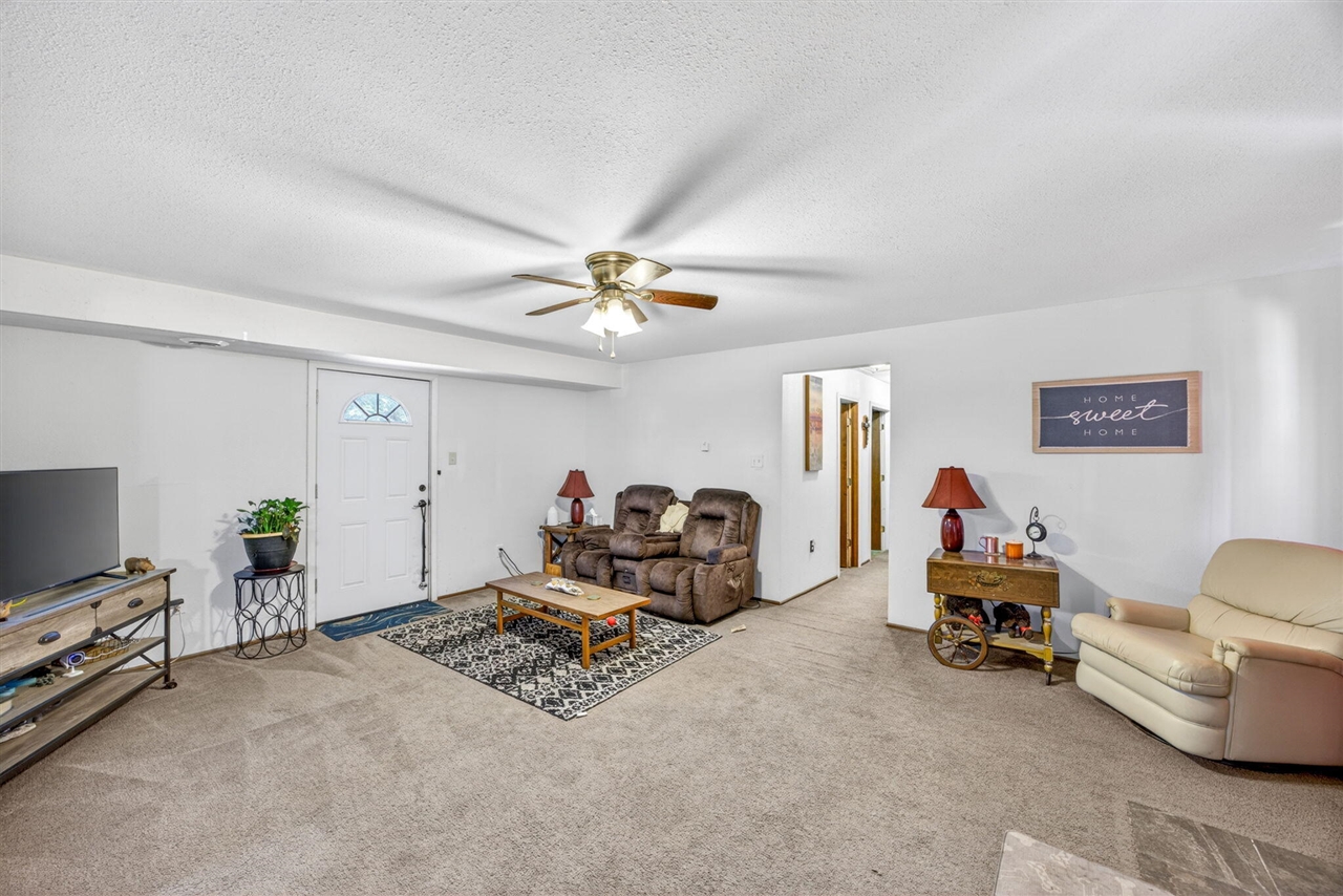 4784 1st Street Property Photo 12