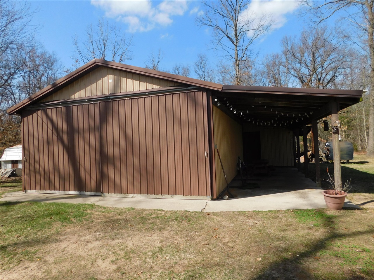 647 N Hart Road Property Photo 8