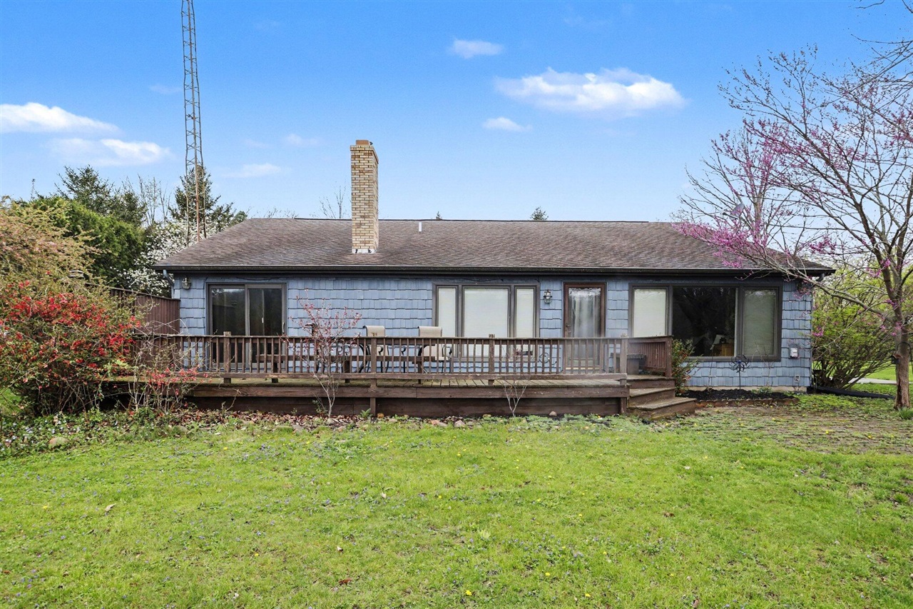 28573 Maystead Road Property Photo 2