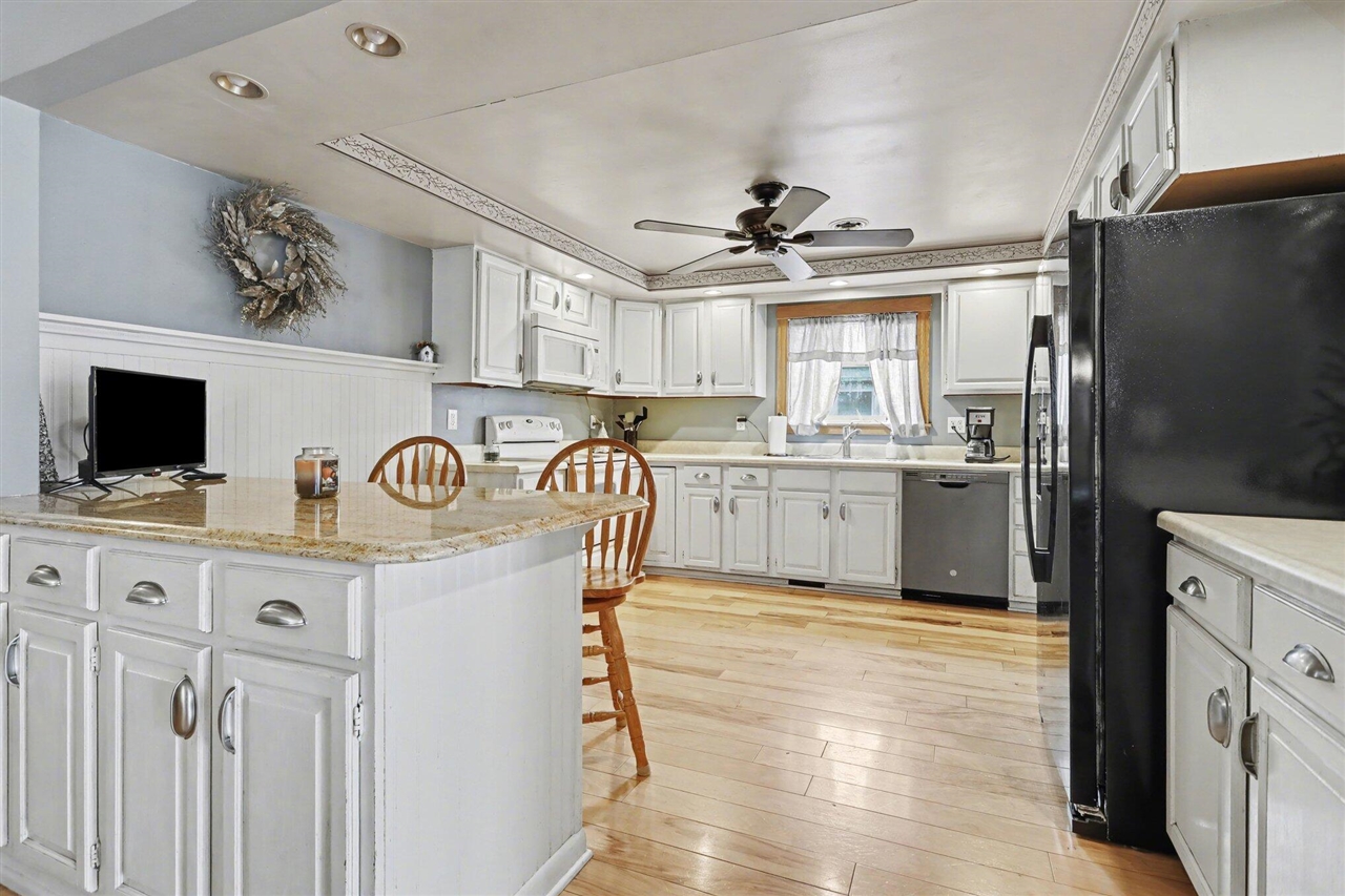 28573 Maystead Road Property Photo 15