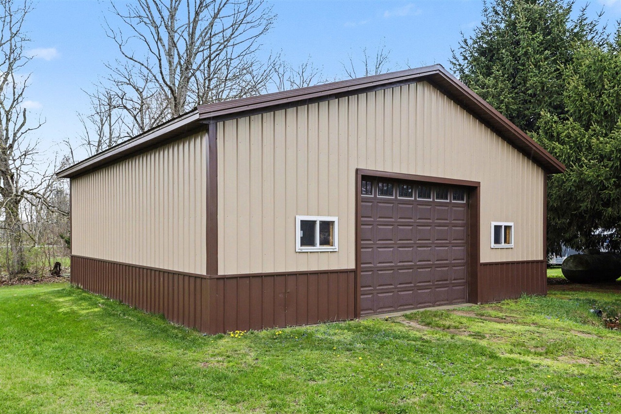 28573 Maystead Road Property Photo 16