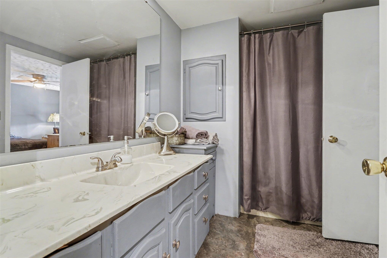 28573 Maystead Road Property Photo 17