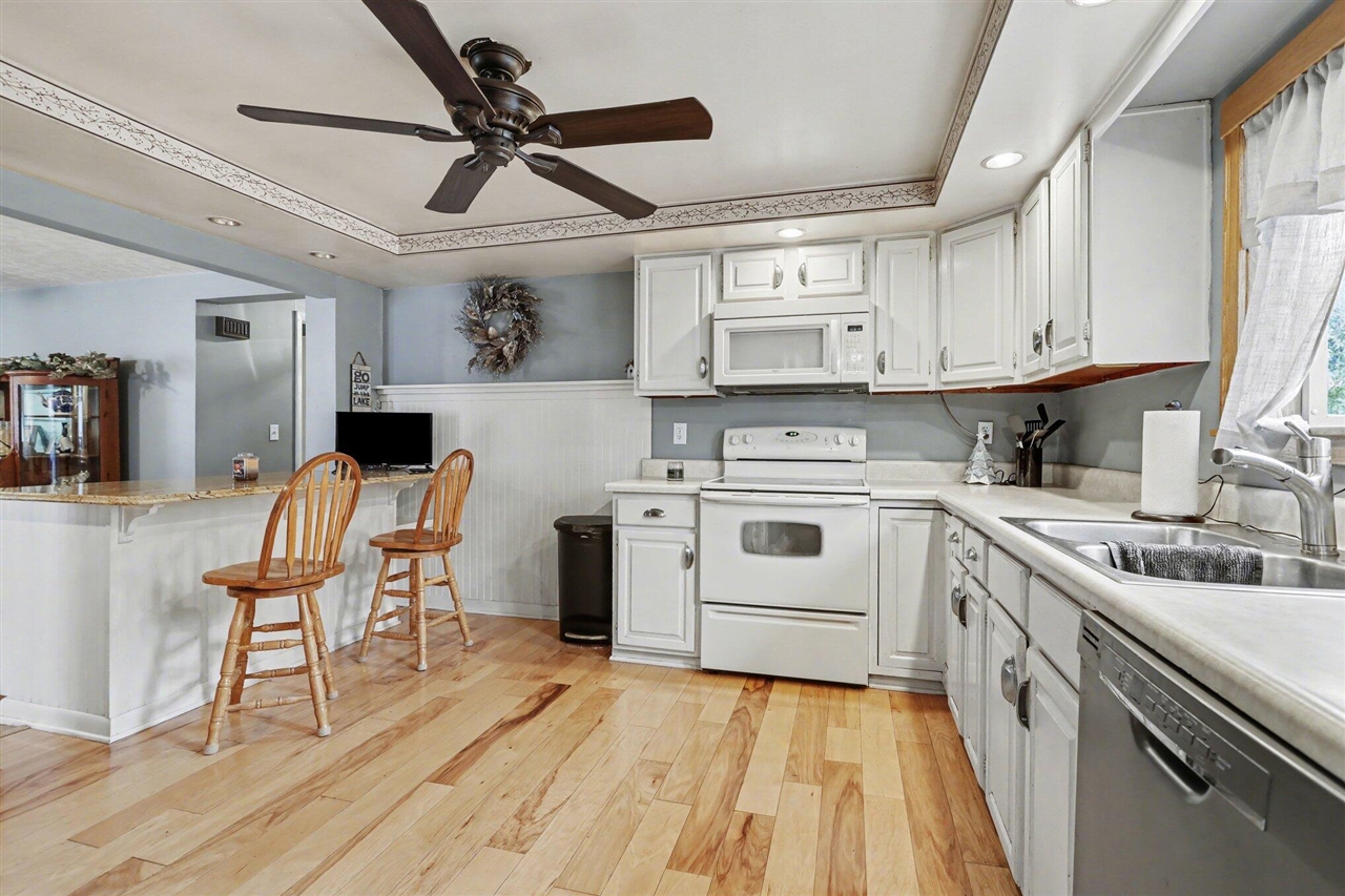 28573 Maystead Road Property Photo 20