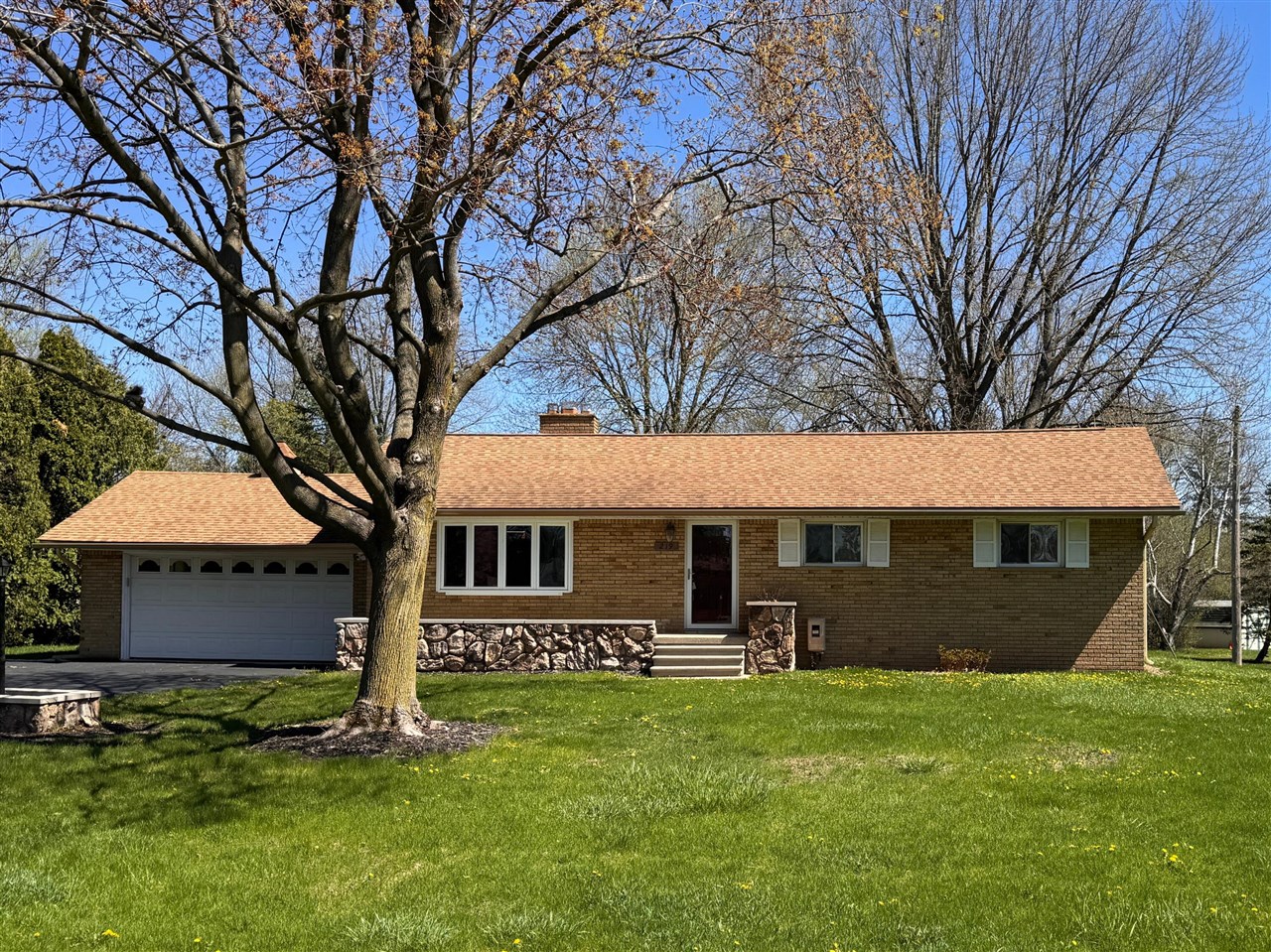 219 Ottawa Drive Property Photo 1