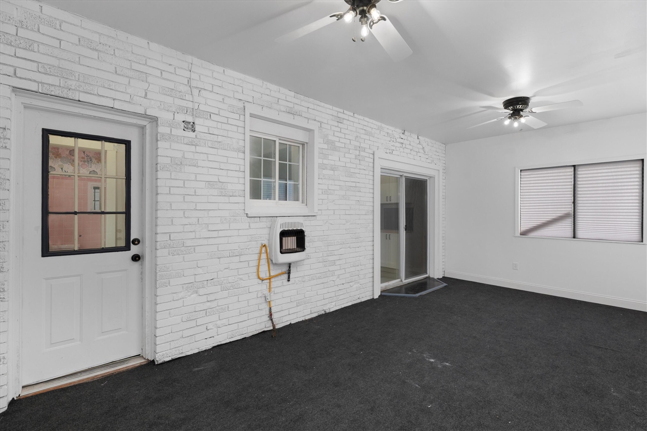14541 Woodmont Avenue Property Photo 9
