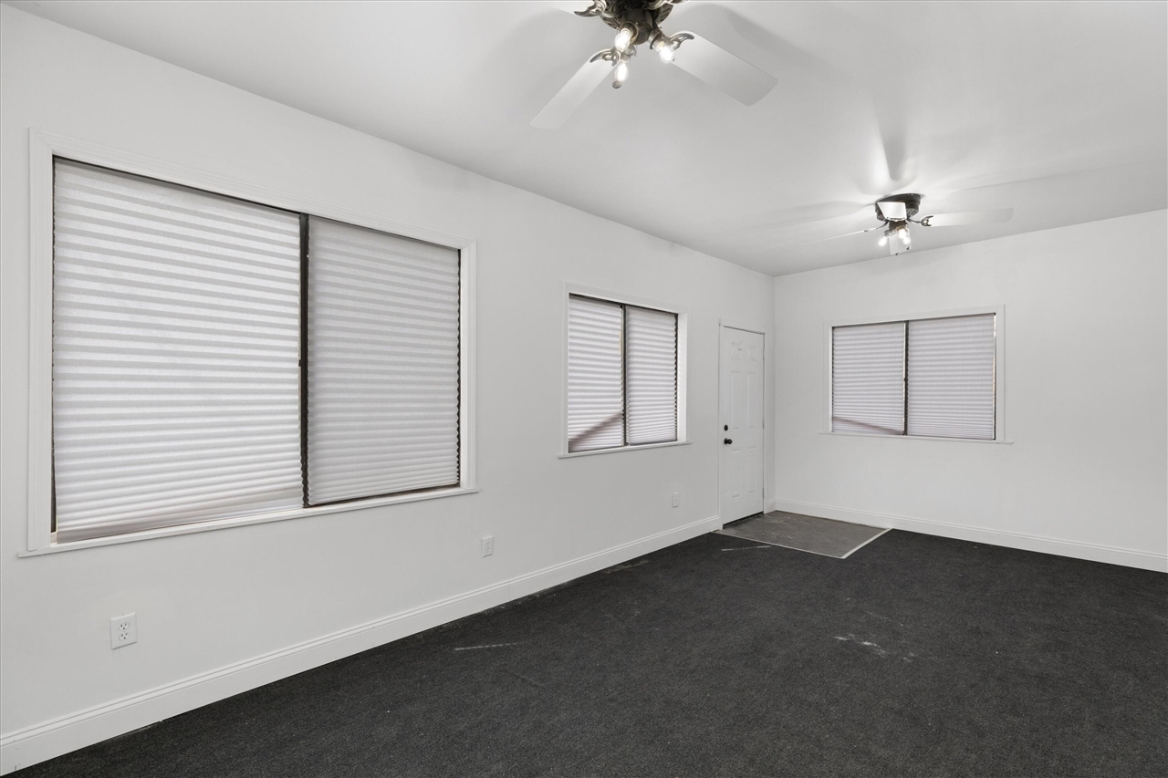 14541 Woodmont Avenue Property Photo 10