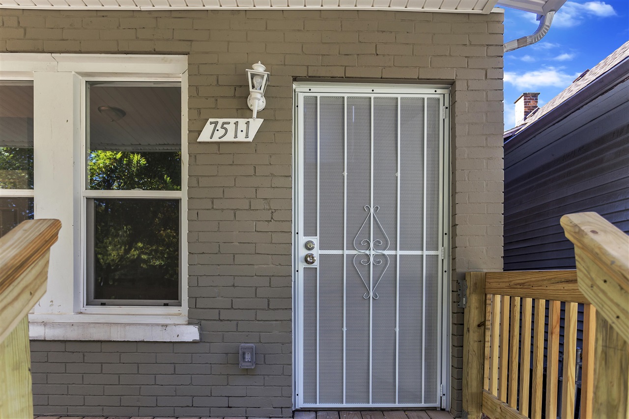 7507 Hanover Street Property Photo 2