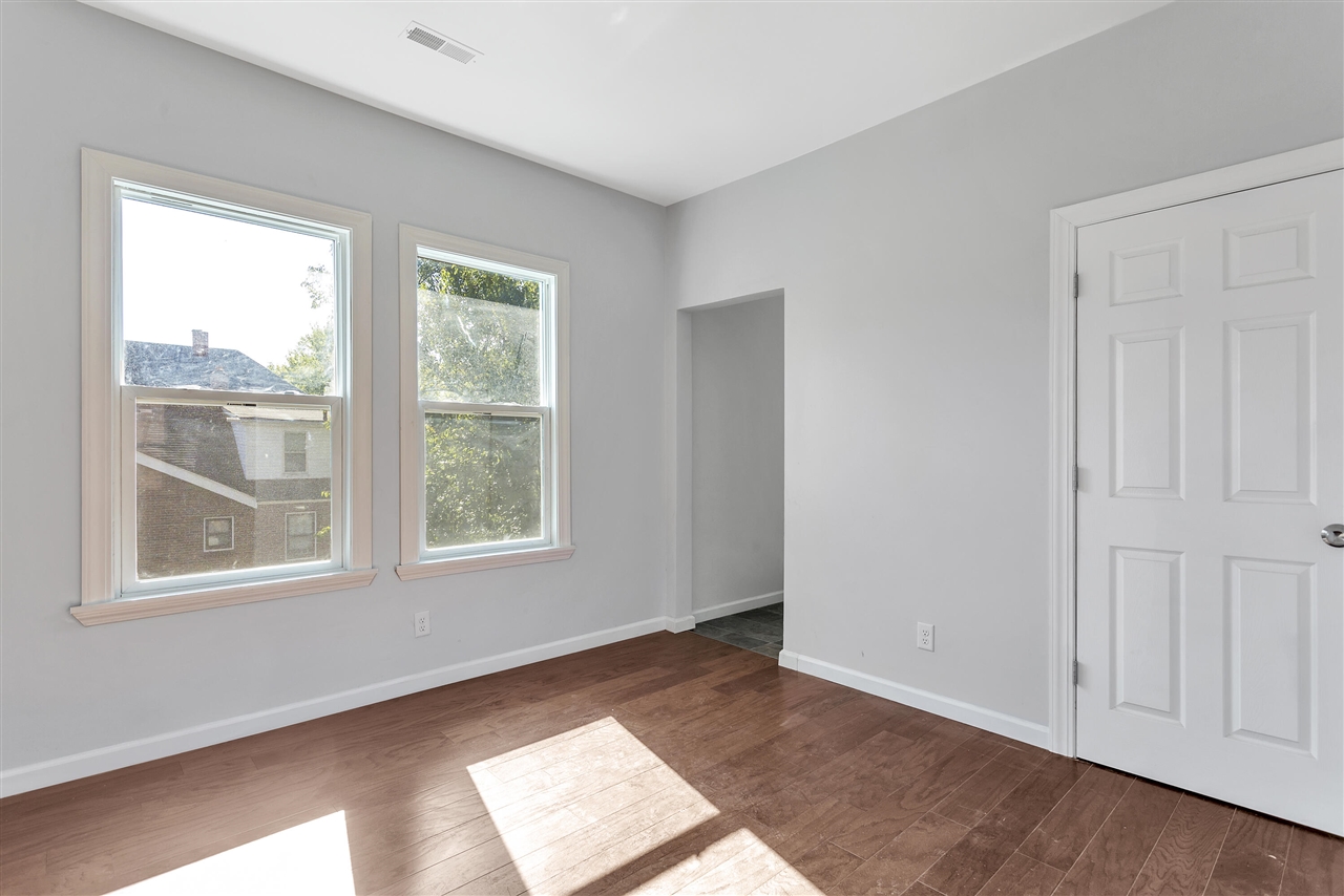 7507 Hanover Street Property Photo 4