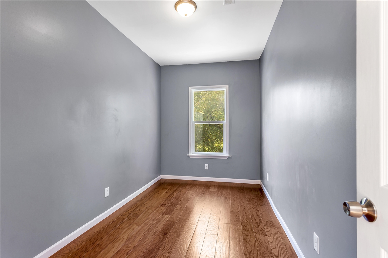 7507 Hanover Street Property Photo 6