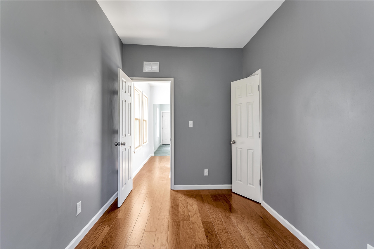7507 Hanover Street Property Photo 7