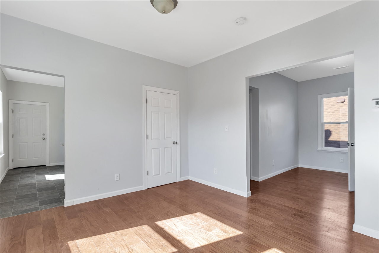 7507 Hanover Street Property Photo 8