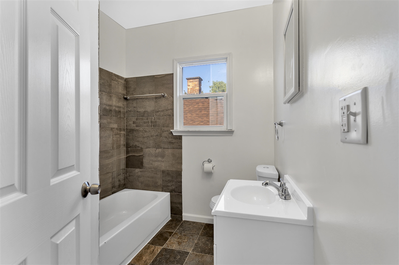 7507 Hanover Street Property Photo 11