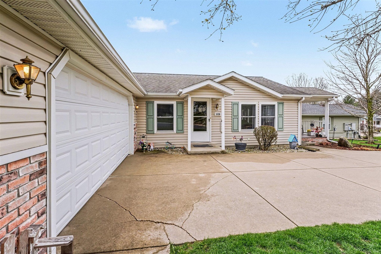 5320 Pine Arbor Ridge Property Photo 4