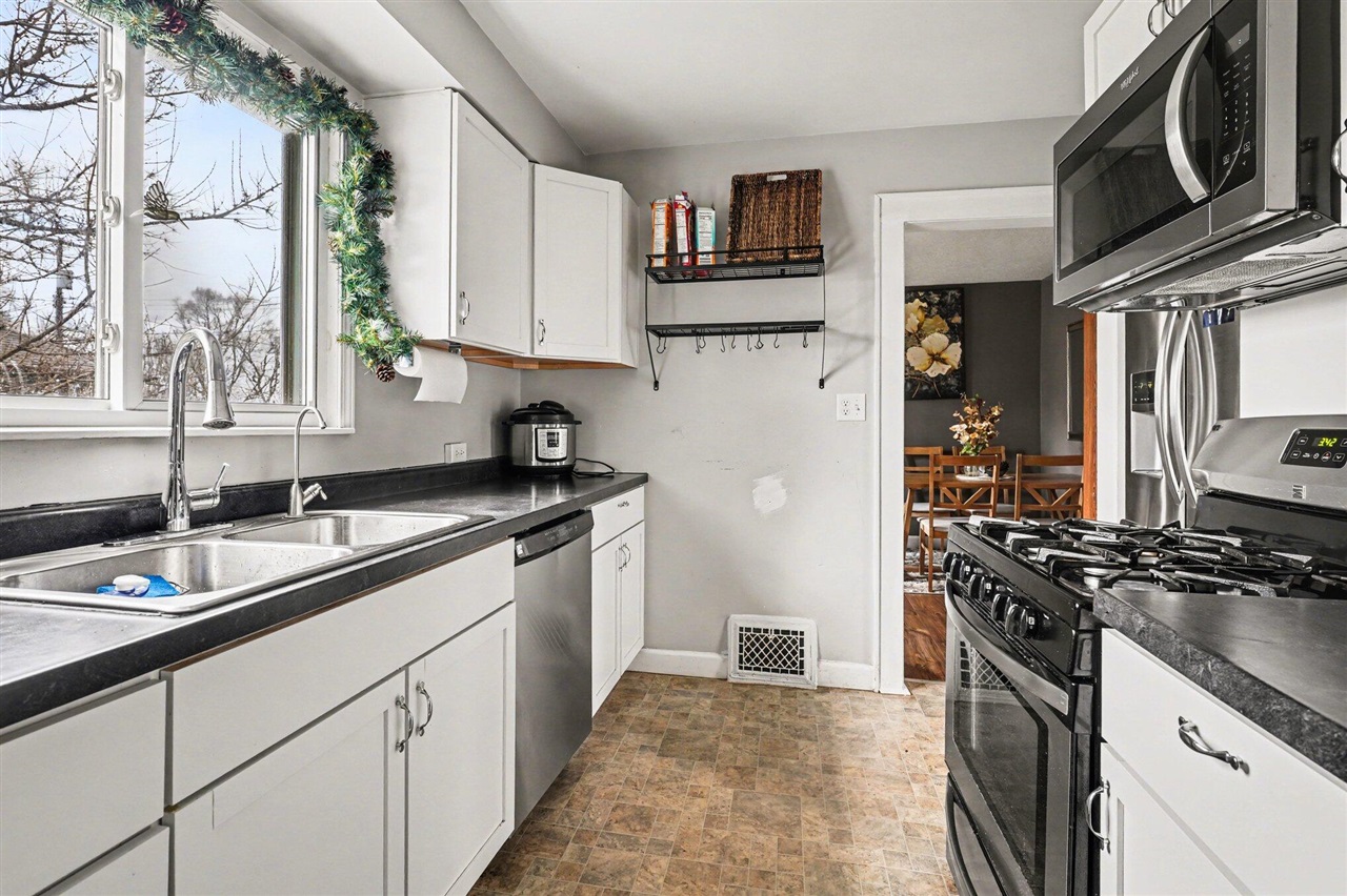 2961 W Dickman Road Property Photo 12