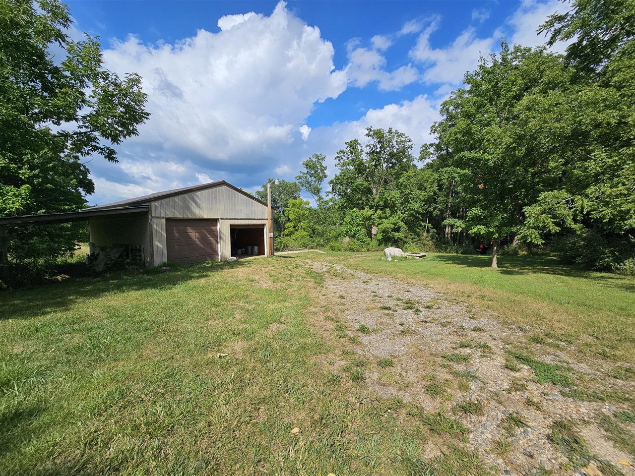 8475 Ross Road Property Photo 5