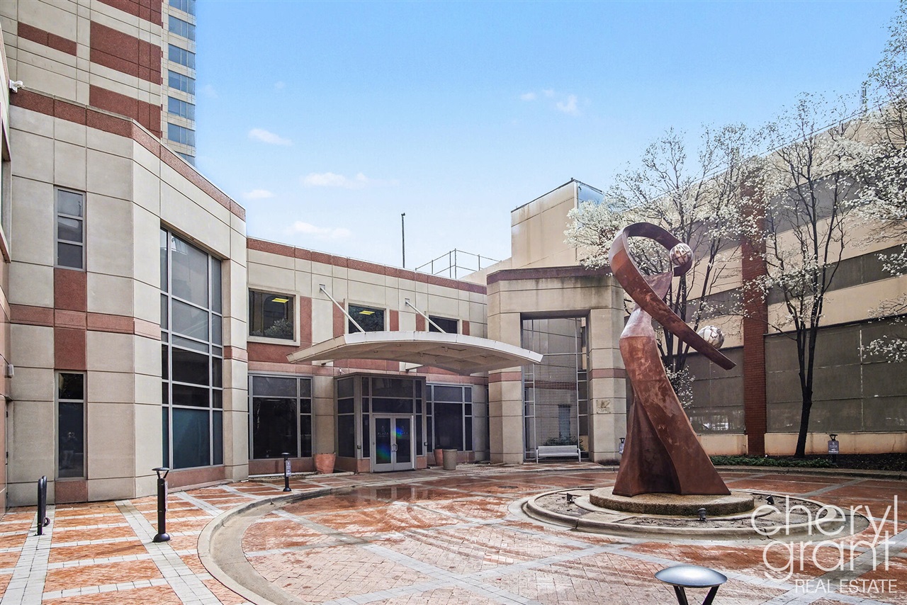 158 Campau Circle Property Photo 3