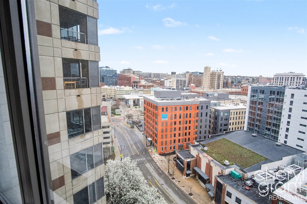 158 Campau Circle Property Photo 22