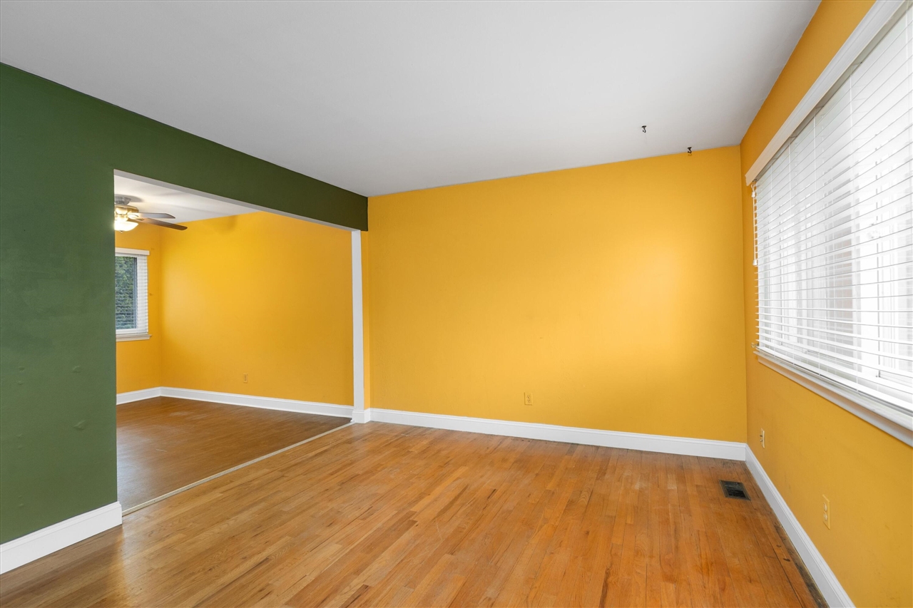 3045 Elstead Street Property Photo 3