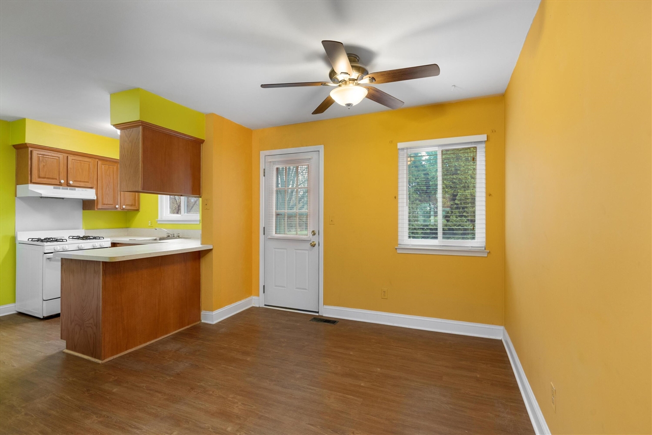 3045 Elstead Street Property Photo 5