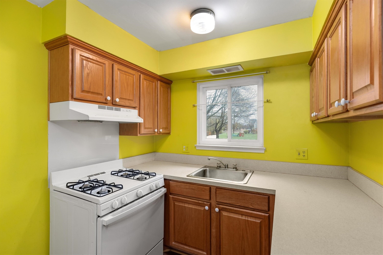 3045 Elstead Street Property Photo 7