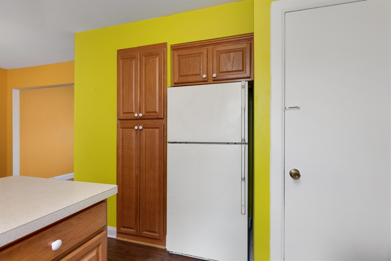 3045 Elstead Street Property Photo 9