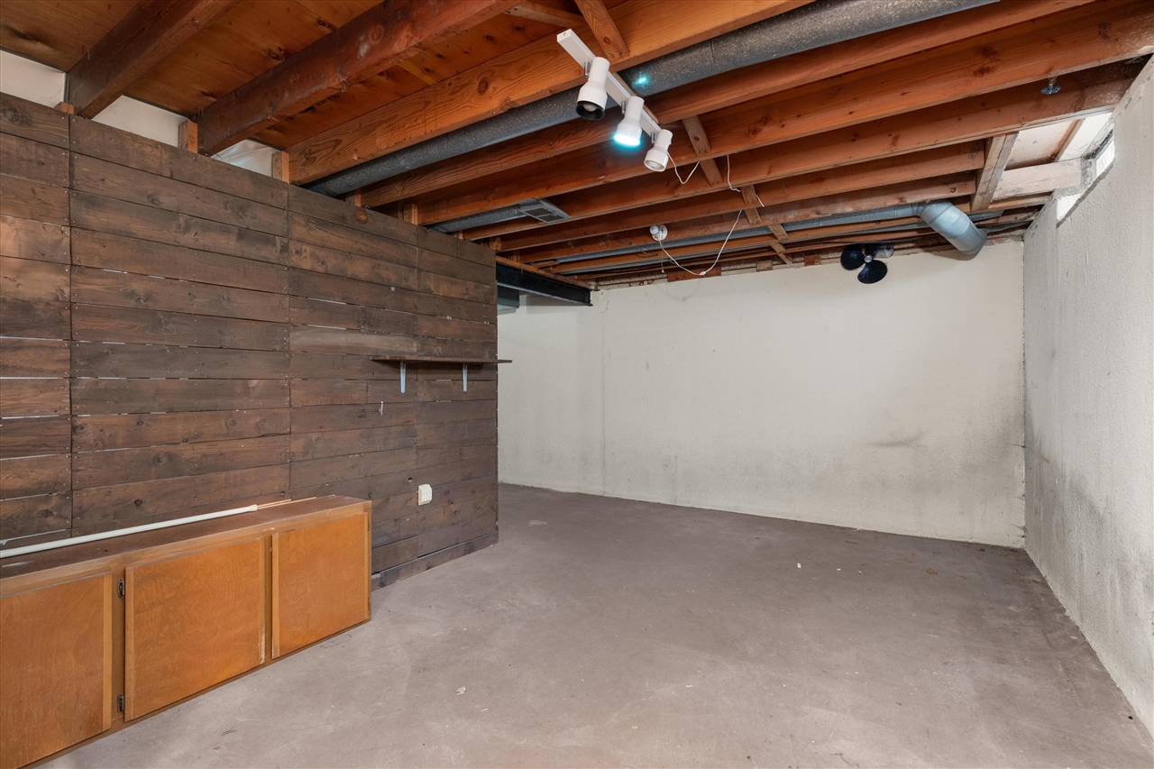 3045 Elstead Street Property Photo 16