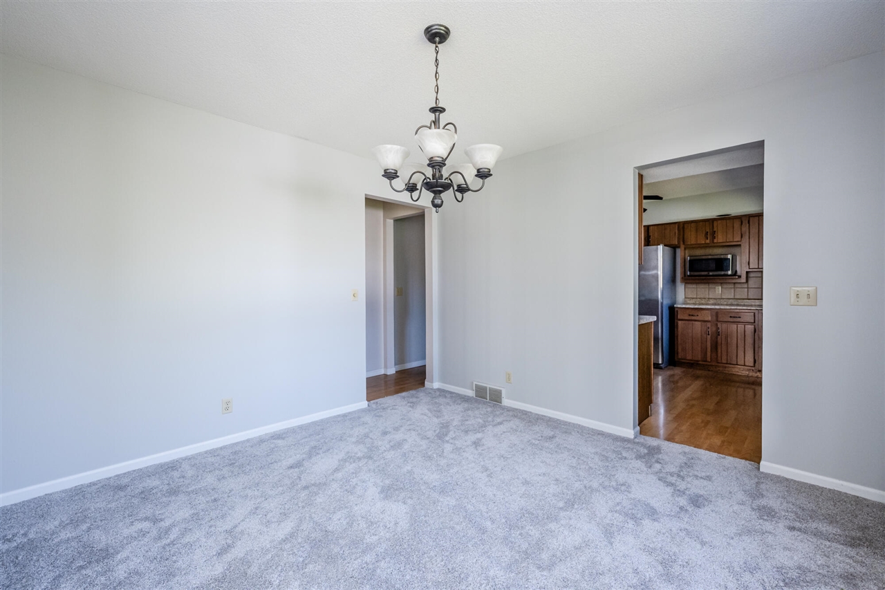 1375 Catherine Circle Property Photo 9