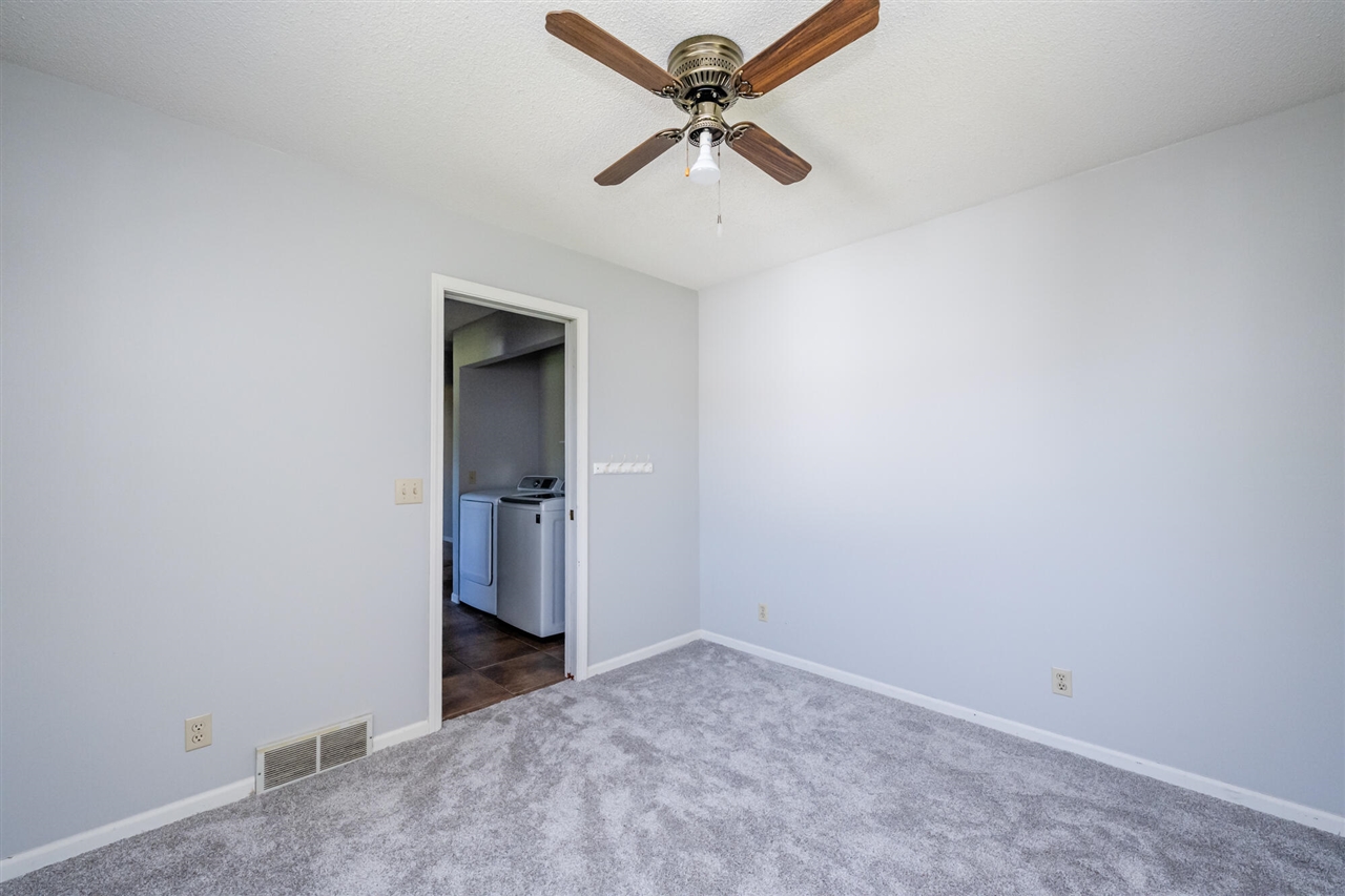 1375 Catherine Circle Property Photo 17