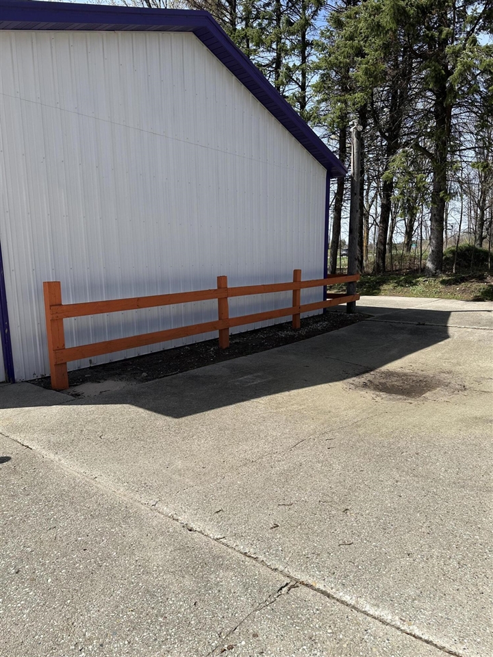 556 N State Property Photo 3