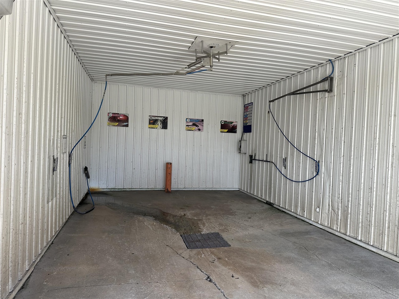 556 N State Property Photo 6