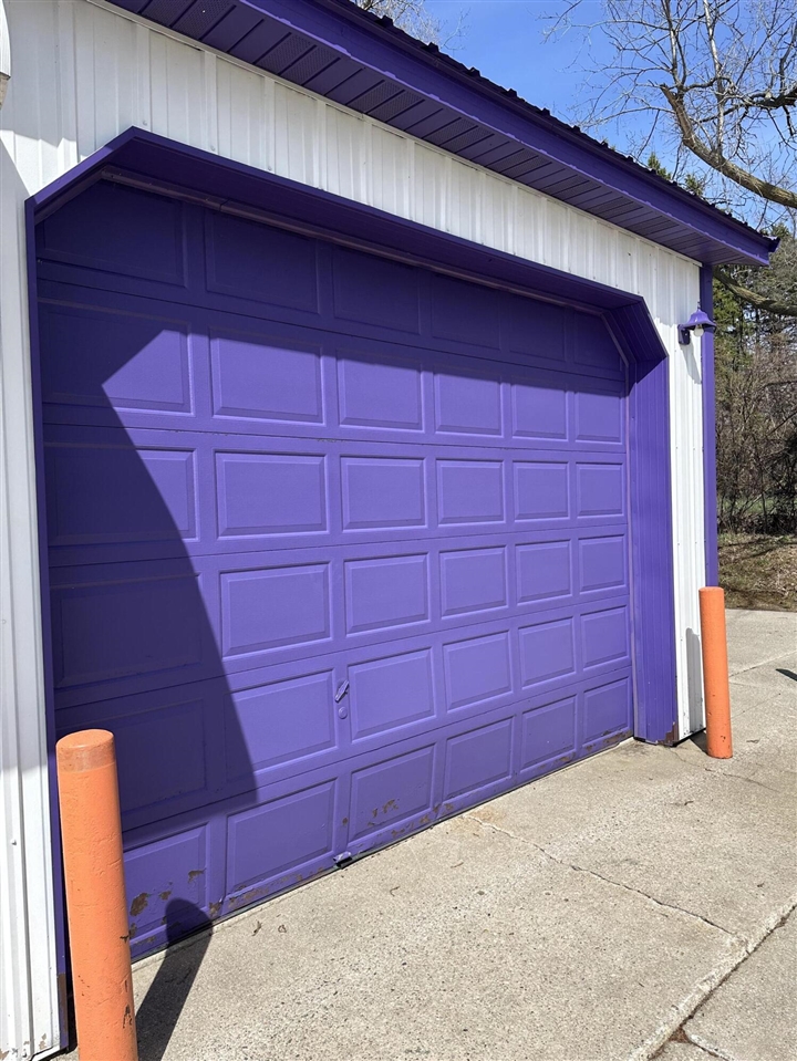556 N State Property Photo 8