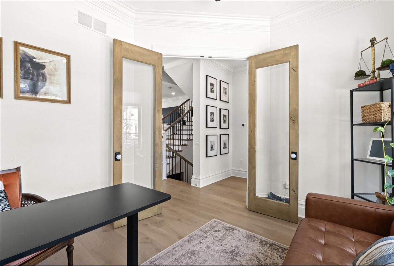 1886 Henrietta Street Property Photo 11
