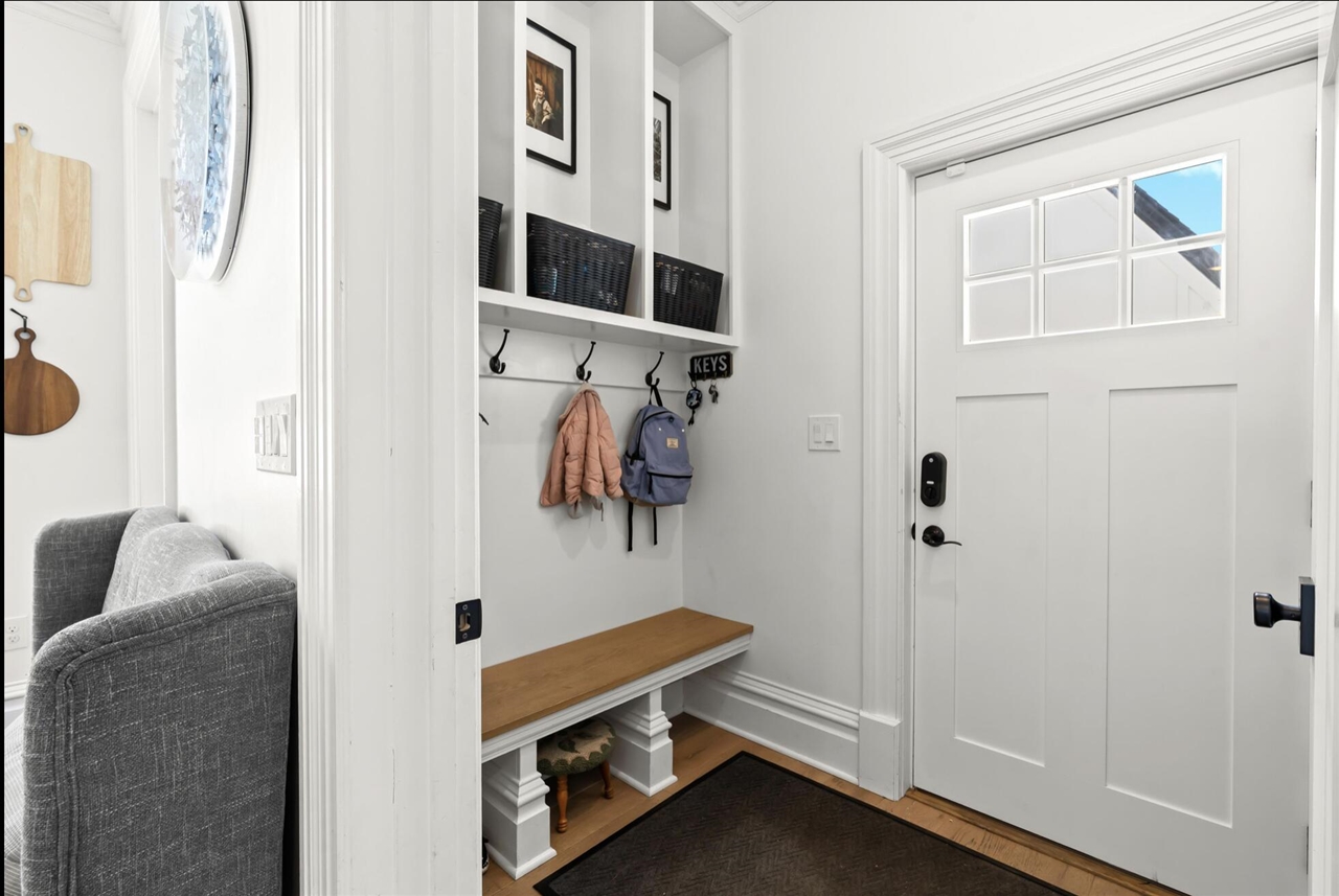 1886 Henrietta Street Property Photo 13