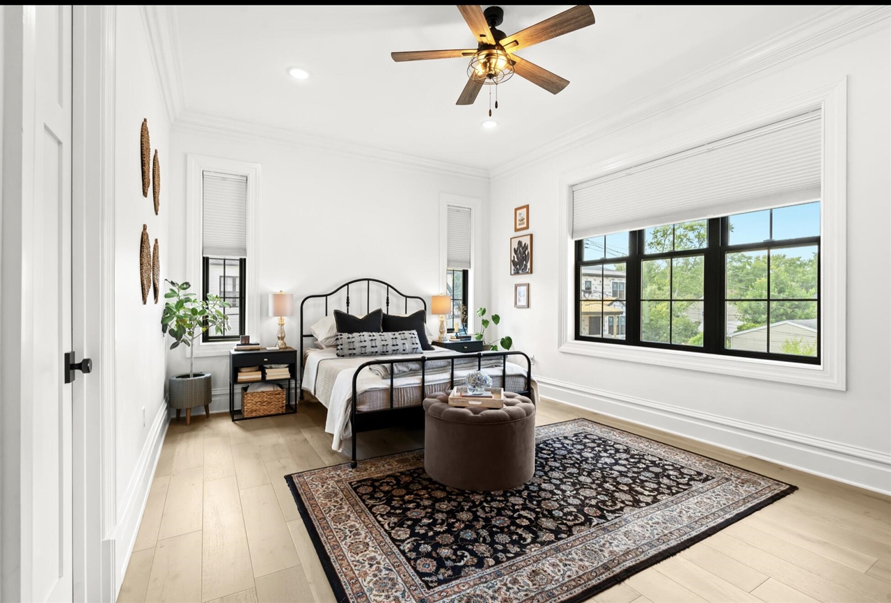 1886 Henrietta Street Property Photo 14