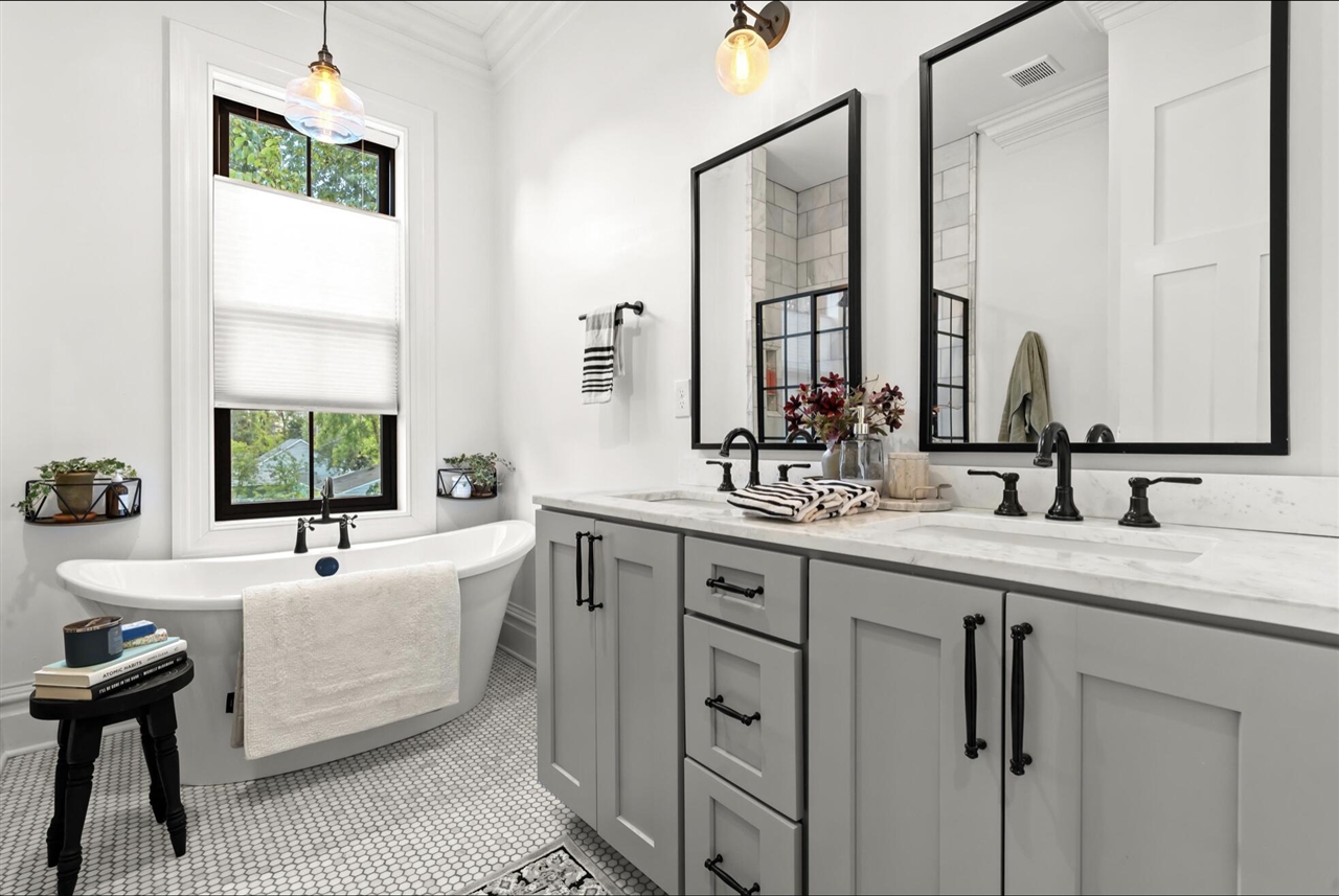 1886 Henrietta Street Property Photo 15