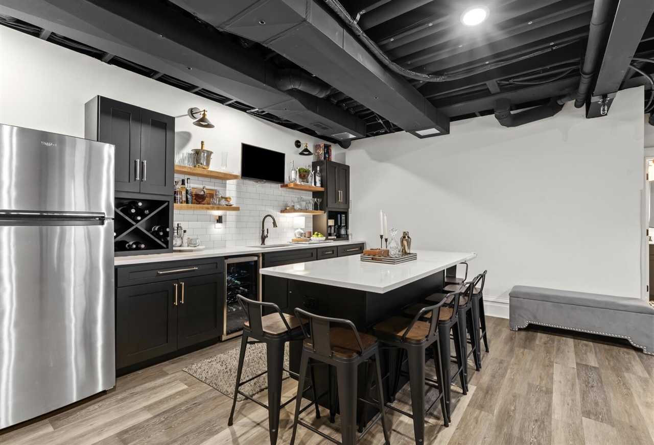 1886 Henrietta Street Property Photo 16