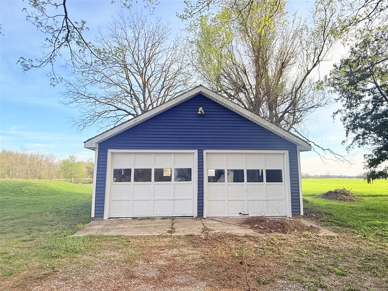 2249 E Montgomery Road Property Photo 4