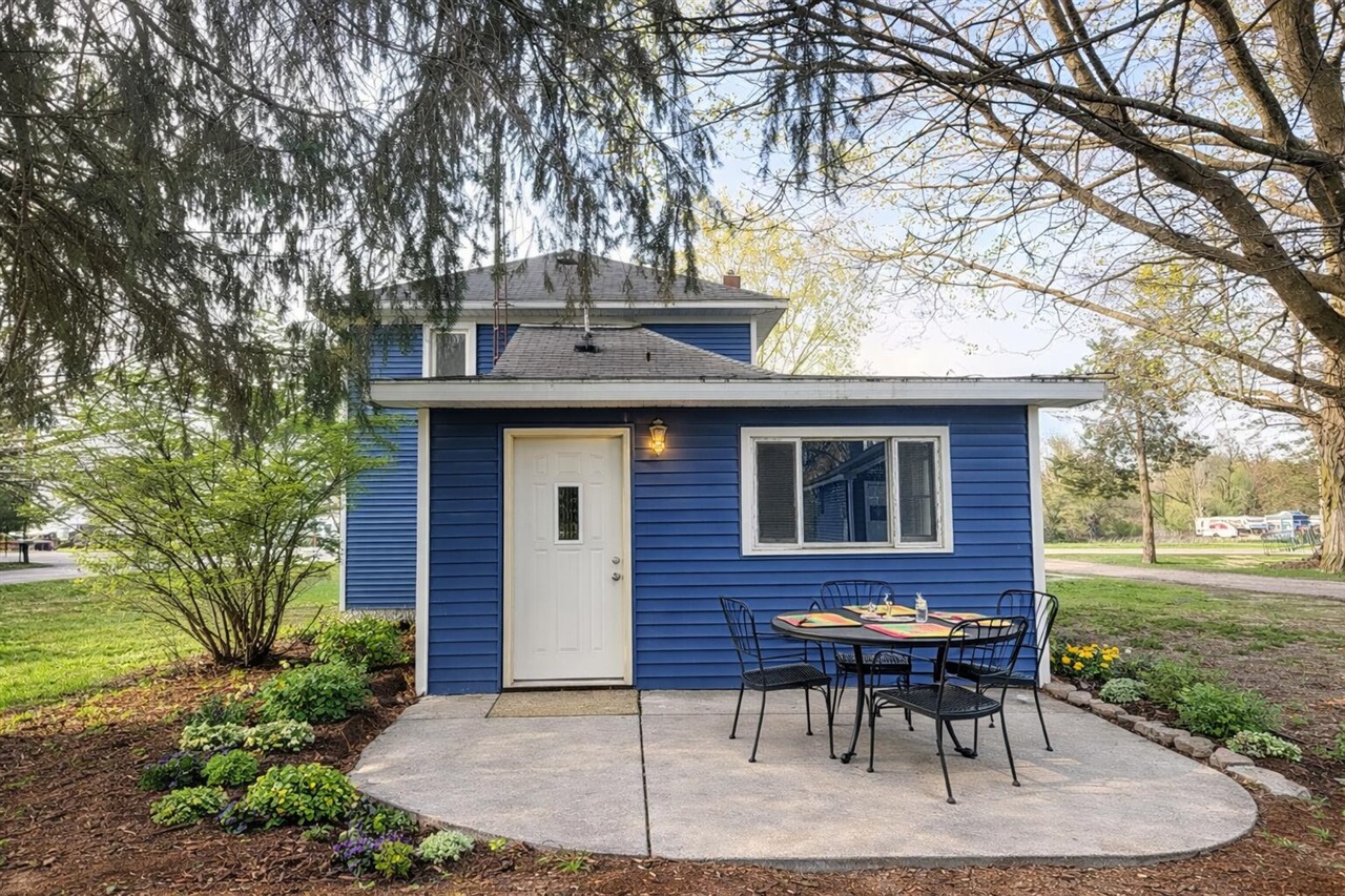 2249 E Montgomery Road Property Photo 8