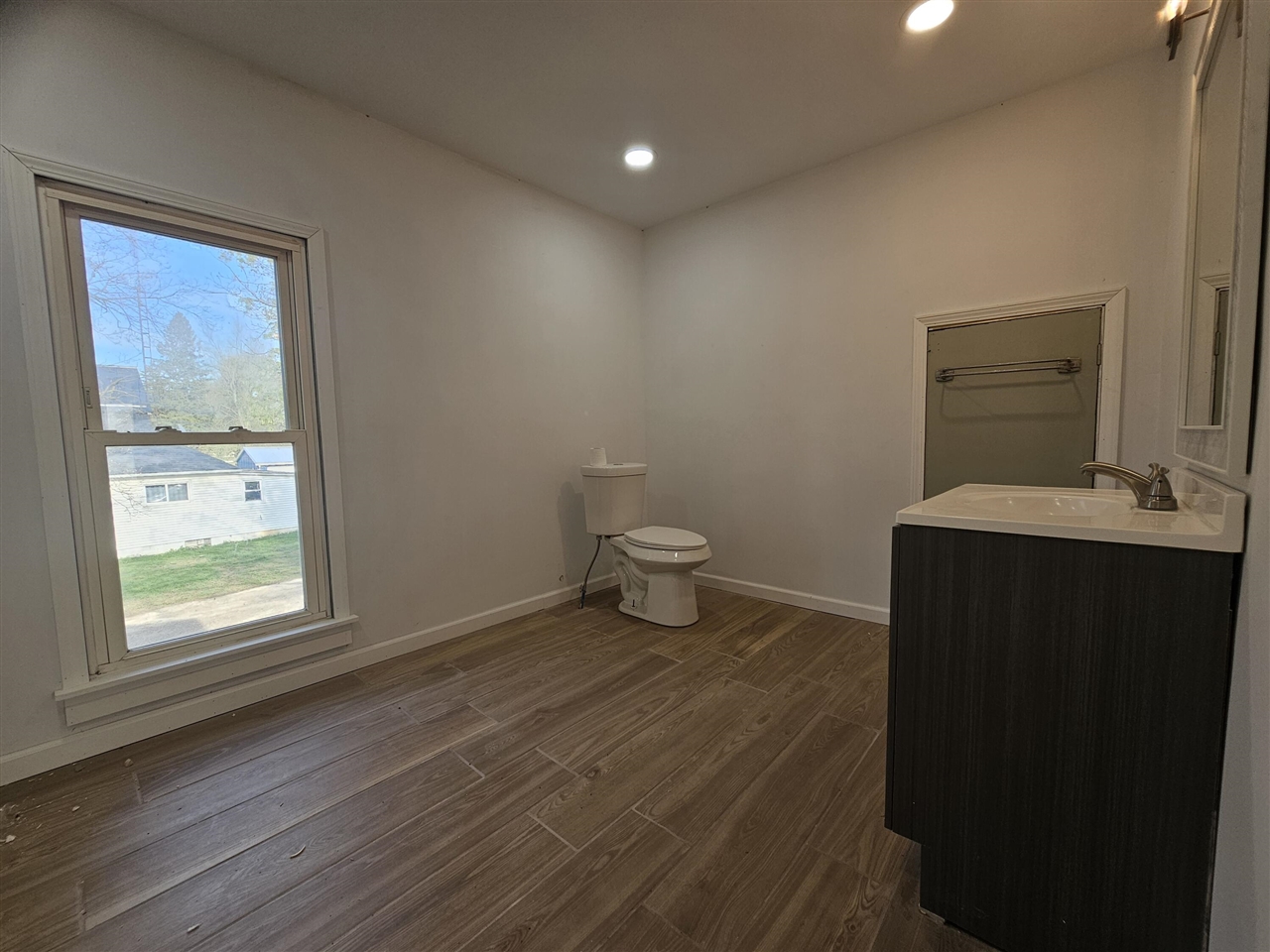 2249 E Montgomery Road Property Photo 24