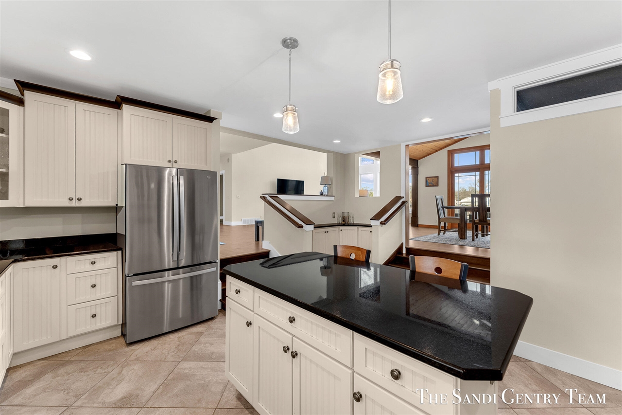 7 Circle Drive Property Photo 24