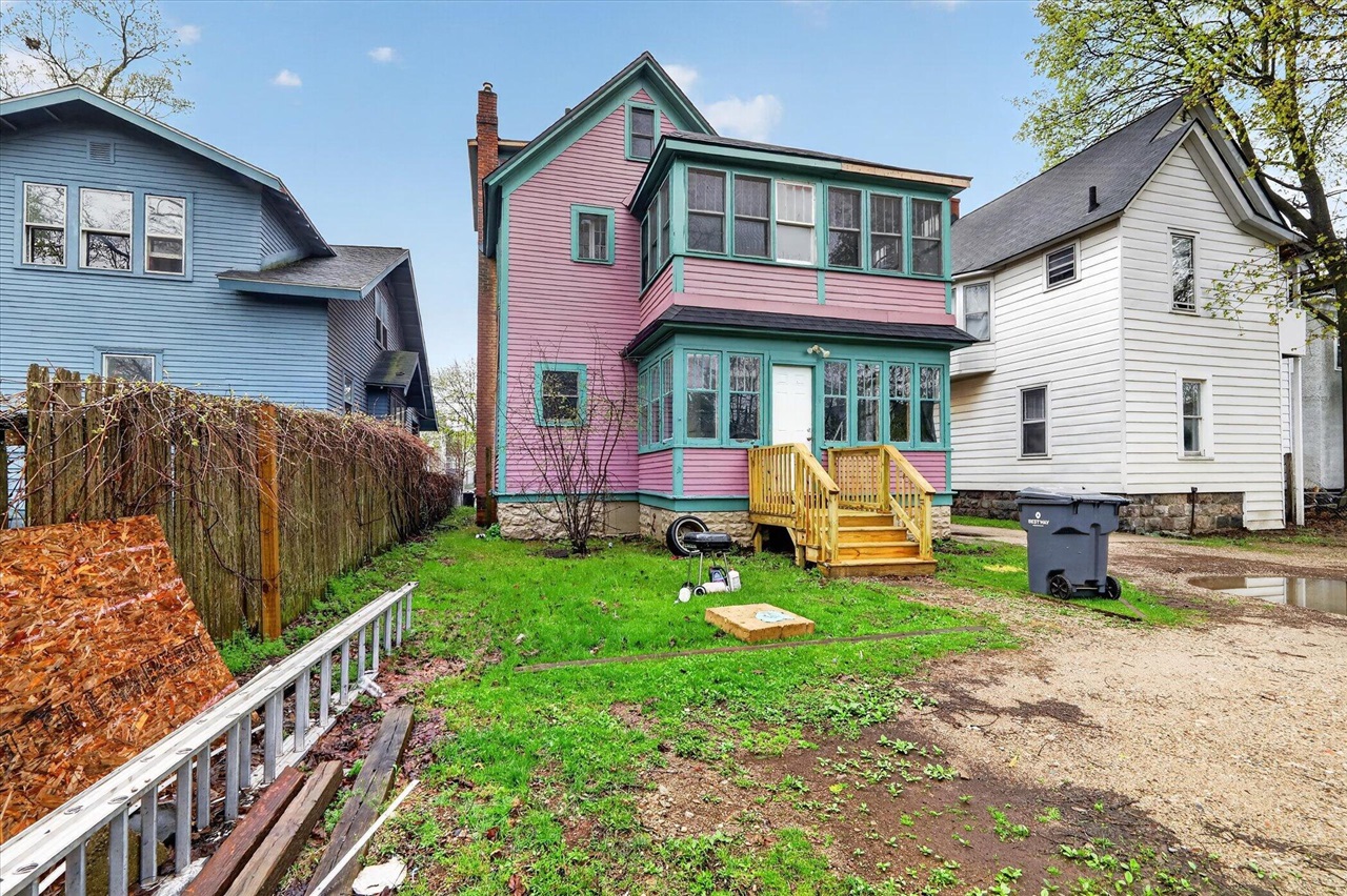 417 Locust Street Property Photo 6