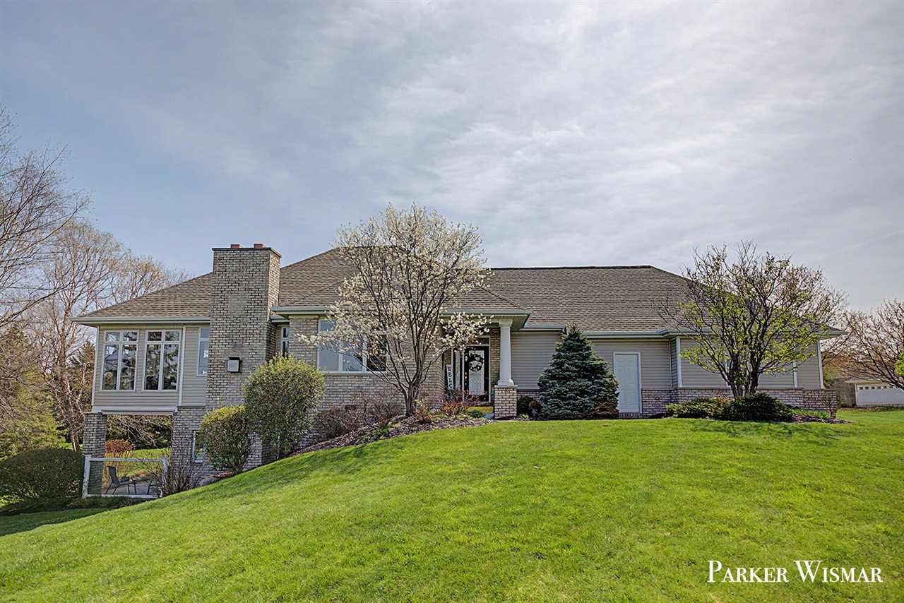 2661 Village Circle Property Photo 2