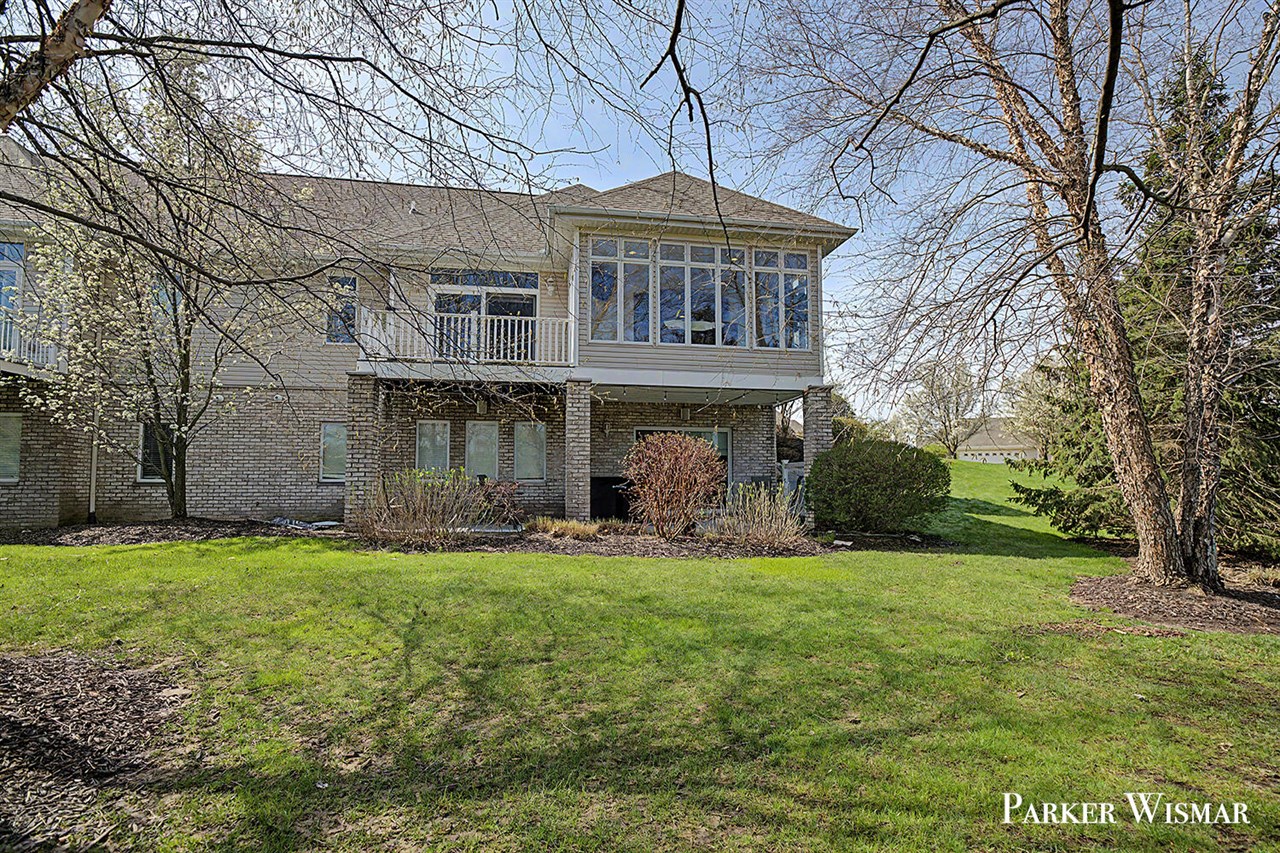 2661 Village Circle Property Photo 3