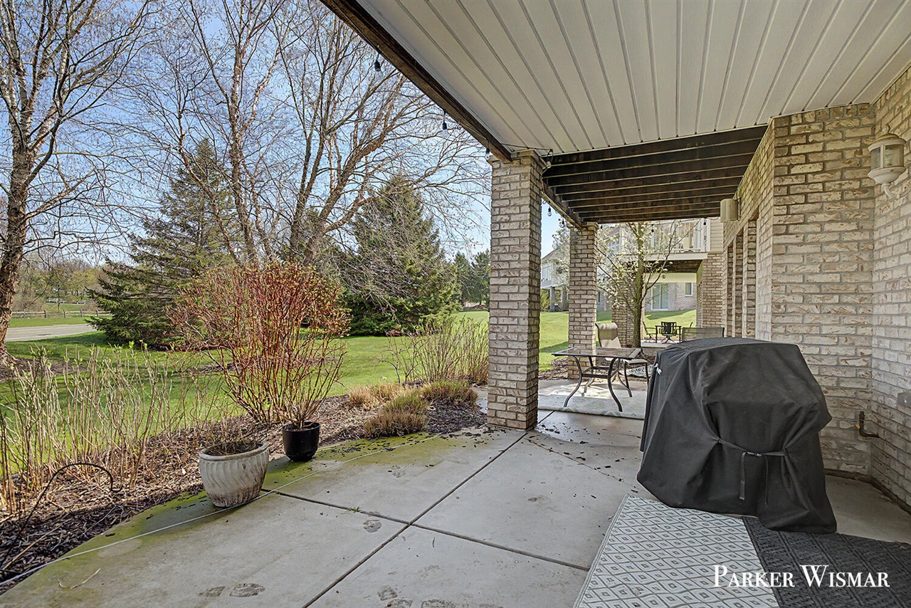 2661 Village Circle Property Photo 4