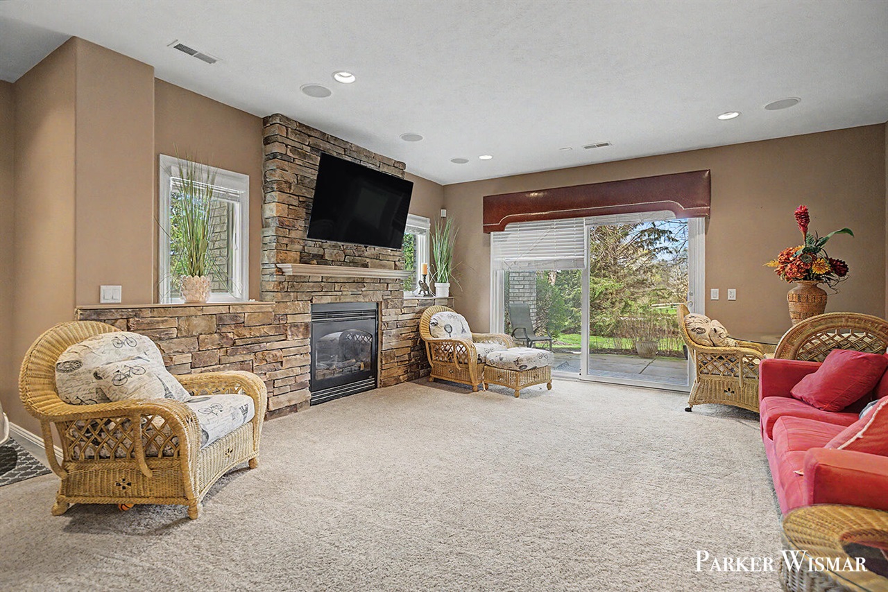 2661 Village Circle Property Photo 24