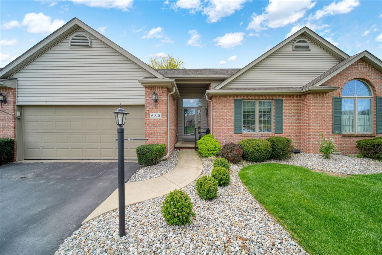 689 Korey's Circle Property Photo 1